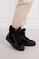 Usnjeni škornji Gant 	črna	