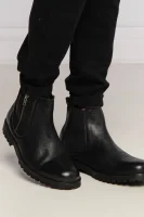 Usnjeni gležnarji z nizko peto MELTING Pepe Jeans London 	črna	