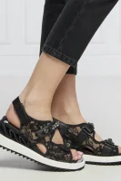 Usnjeni sandali Le Silla 	črna	