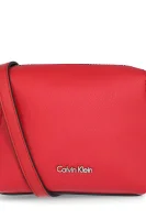 naramna torba Calvin Klein 	rdeča	