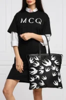 nakupovalna torba McQ Alexander McQueen 	črna	
