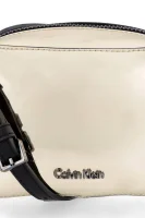 naramna torba Calvin Klein 	zlata	