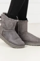 Usnjeni zimski čevlji mini bailey bow II | z dodatkom volne UGG 	siva	
