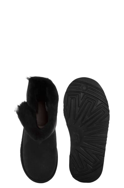 Ogrevane zimski čevlji K Bailey Button II UGG 	črna	
