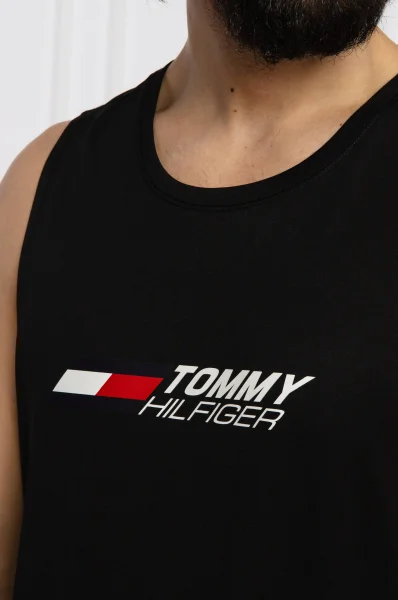 Oprijeta majica ESSENTIALS | Regular Fit Tommy Sport 	črna	
