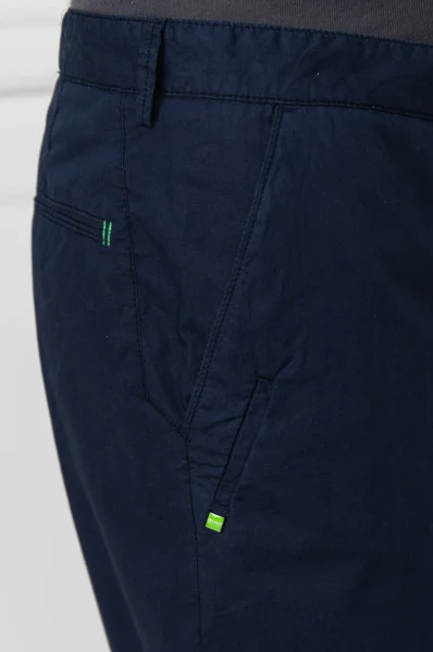 kratke hlače chino bright-d | regular fit BOSS GREEN 	temno modra	