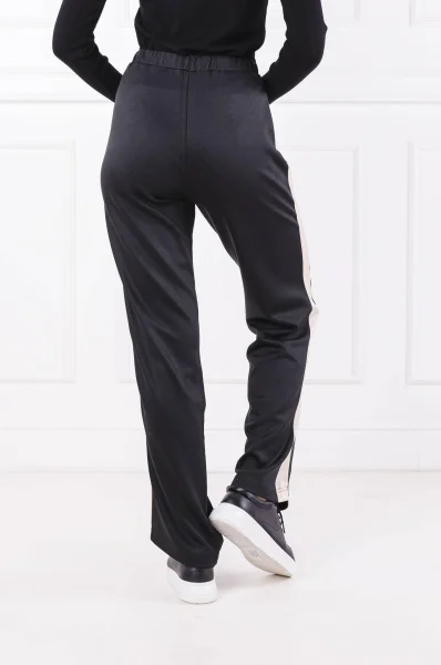 hlače trenirkaowe dry | regular fit MAX&Co. 	črna	
