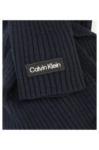 Šal | z dodatkom volne Calvin Klein 	temno modra	