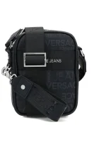novinarka linea logo all over dis. 2 Versace Jeans 	črna	