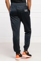 hlače trenirkaowe | regular fit EA7 	temno modra	